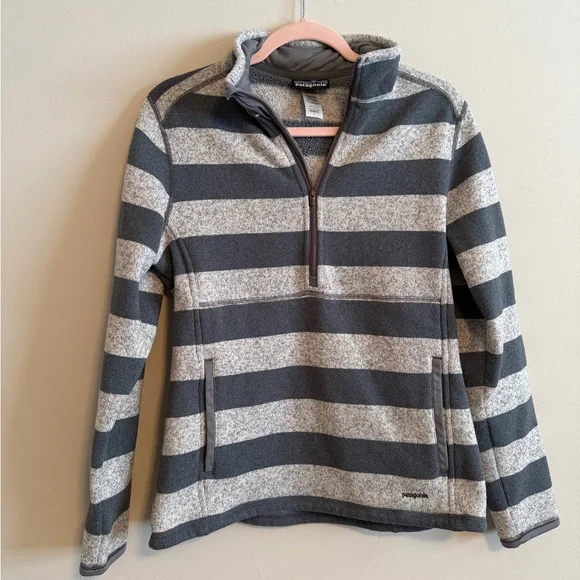 Patagonia Zip-Up 1/2 zip in dark Gray and light grey Stripes kangaroo pocket - Picture 1 of 16